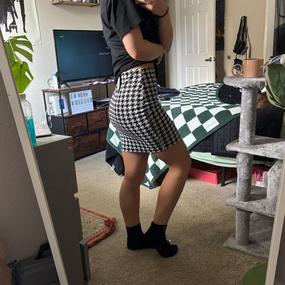 New Look Houndstooth Geometric Pencil Skirt